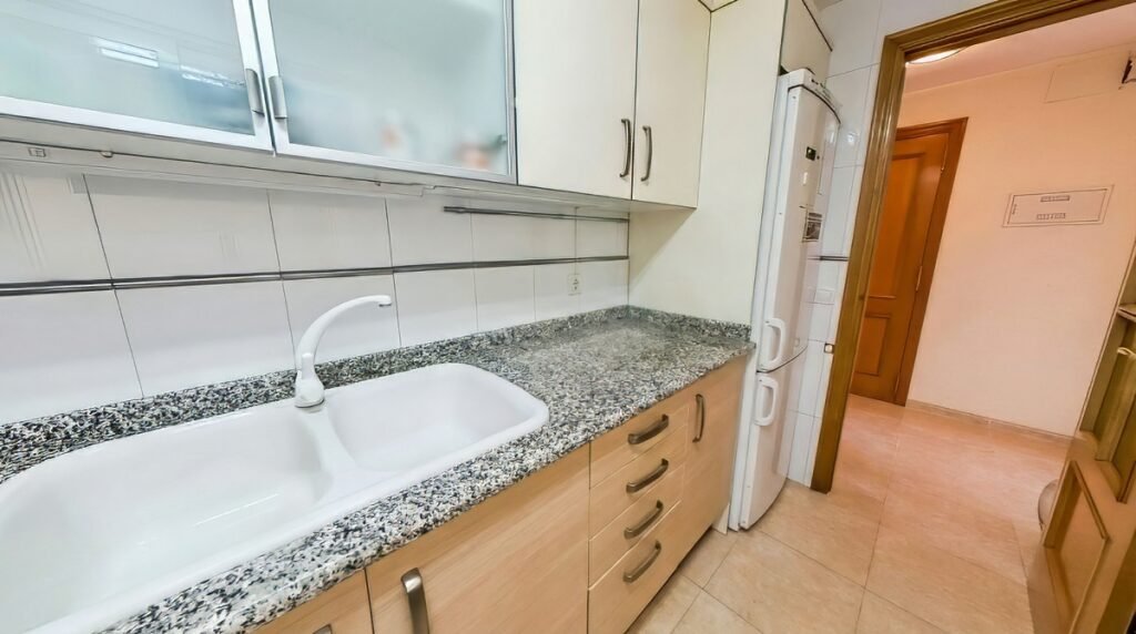 Cocina - pisos en venta Vinaròs de particulares cocina - Particular vende piso de 2 habitaciones en Vinaròs con garaje y trastero.