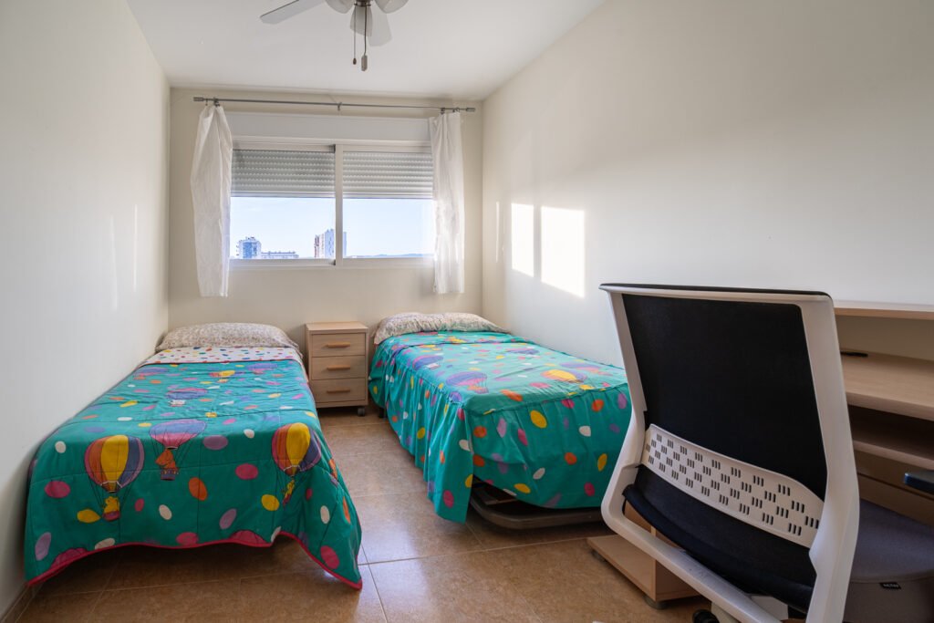 habitación piso en venta en Vinaròs con ascensor y plaza de garaje